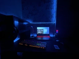 Розумна світлодіодна LED стрічка гірлянда Smart RGB 5050 з Bluetooth додатком + пульт. Комплект 5 метрів водостійкий працює від USB і Powerbank (Павербанка) чорна
