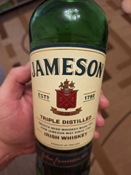Виски Jameson Irish Whiskey 0.05 л 40% (5011007003586) фото от покупателей 16