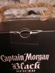 Алкогольний напій на основі Карибського рому Captain Morgan Spiced Black 0.7 л 40% (5000281033273) фото від покупців 6