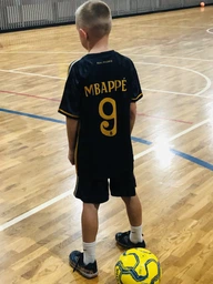 Форма футбольная детская Mbappe (Мбаппе) 9 REAL MADRID 2025, 26 размер, 12 лет, 140-145 см, черная фото от покупателей 2
