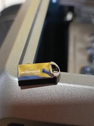 Флеш память Wibrand 64GB Hawk USB 2.0 (WI2.0/HA64M1S) Silver фото от покупателей 8