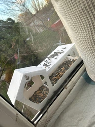 Кормушка для птиц на окно House_for_birds "Домик белый" фото от покупателей 12
