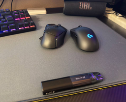 Мышь Logitech G Pro 2 Lightspeed Wireless Magenta (910-007309) фото от покупателей 13