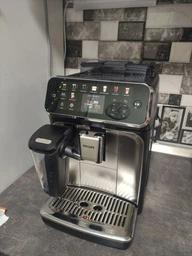 Кофемашина PHILIPS Series 5500 LatteGo EP5547/90