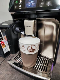Кофемашина PHILIPS Series 5500 LatteGo EP5547/90 фото от покупателей 1