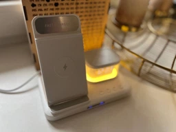 Складная беспроводная зарядная док станция для apple айфона часов наушников 3в1 с часами и подсветкой беспроводная зарядка на айфон iphone airpods iwatch эпл вотч 1-10 series QINETIQ H33 23W белая + подарок адаптер фото от покупателей 2