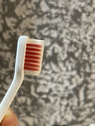 Зубная щетка BioRepair Совершенная чистка Мягкая для чувствительных зубов Красная (8017331060117_red)