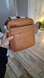 Шкіряна сумка через плече в світло-коричневому кольорі Tavinchi R-9885C