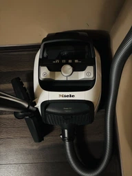 Пылесос без мешка Miele SNCF0 Boost CX1 Parquet
