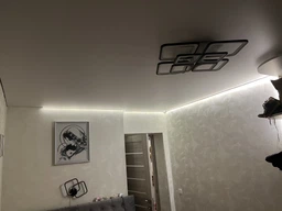 Світлодіодна LED Strips стрічка 2835 5 м теплий білий колір для прикраси кухні, кімнати, гардеробних, вітрин