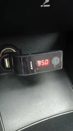 Автомобильный FM трансмиттер модулятор для воспроизведения аудиофайлов записанных на флешку Car G7 FM Modulator Bluetooth(золотой)