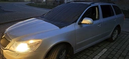 Накидка чехол на лобовое стекло автомобиля 205x125 см на магнитах от льда, снега и солнца (2837)