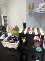 Ликер Baileys Original 0.7 л 17% + чашка в подарочной упаковке (4820178651332) фото от покупателей 6