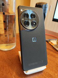 Мобільний телефон OnePlus 12 CPH2581 5G 16/512GB Silky Black (6921815625957) фото від покупців 3