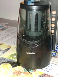 Точилка для олівців електрична Tihoo 8010 (Tenwin) акумуляторна, чорна фото від покупців 2