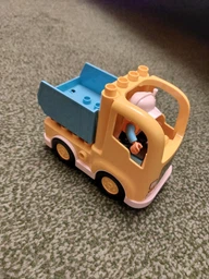 Конструктор LEGO DUPLO Town Вантажівка та гусеничний екскаватор 20 деталей (10931) фото від покупців 5