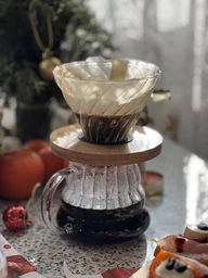 Фільтри паперові для пуровера HARIO V60 02 на 1-4 чашки 100 шт білі ( VCF-02-100W ) фото від покупців 1