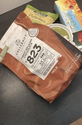 Шоколад бельгийский Callebaut №823 Молочный в дропсах 2.5 кг (5410522513530) фото от покупателей 8