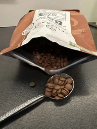 Шоколад бельгийский Callebaut №823 Молочный в дропсах 2.5 кг (5410522513530) фото от покупателей 7