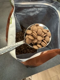 Шоколад бельгийский Callebaut №823 Молочный в дропсах 2.5 кг (5410522513530) фото от покупателей 6