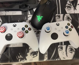 Силиконовые накладки на стики Лапки (White/Blue) для геймпадов Sony DualShock PS4 / DualSense PS5 / Xbox Series|One (2шт.) [408053943] фото от покупателей 11