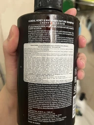 Безсульфатный шампунь KUNDAL Honey & Macadamia Nature Shampoo Cherry Blossom для волос с ароматом цветущей вишни, 500 мл