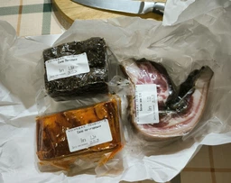 Сало Полісське з чорним перцем та часником Козацьке подвір'я вакуум 300 г фото от покупателей 1