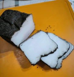 Сало Полісське з чорним перцем та часником Козацьке подвір'я вакуум 300 г