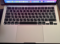 Ноутбук Apple MacBook Air 13.6" M2 16/256GB 2024 (MC7W4UA/A) Starlight фото від покупців 1