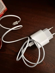 Комплект Зарядное устройство Foxconn 20W USB-C + Кабель нейлоновый USB-C-USB-C 20W White 1 м для Apple iPhone (37431-c) фото от покупателей 4