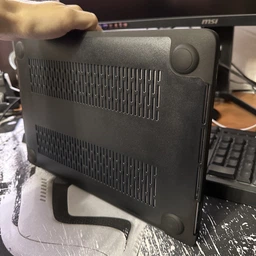 Захисний чохол-накладка Macbook Pro 13.3" М1(A1706 / A1708 / А1989 / А2159 / A2289 / A2251 / A2338) 2016-2020г Чорно-матовий з силіконовою окантовкою фото від покупців 3