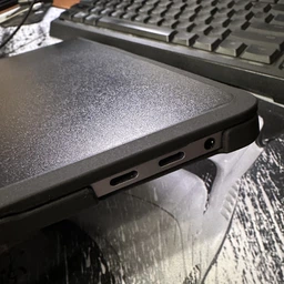 Захисний чохол-накладка Macbook Pro 13.3" М1(A1706 / A1708 / А1989 / А2159 / A2289 / A2251 / A2338) 2016-2020г Чорно-матовий з силіконовою окантовкою