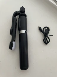 Беспроводная селфипалка Selfie Stick QS2s.2 портативный штатив трипод с подсветкой с пультом дистанционного управления для телефона Android IPhone черная с Bluetooth фото от покупателей 3