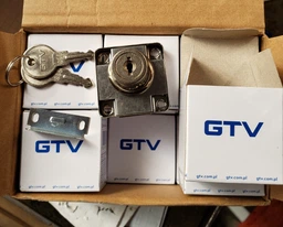 Замок меблевий GTV 138 квадратний з ключем фото від покупців 1