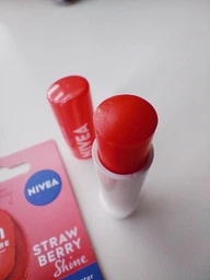 Бальзам для губ NIVEA Strawberry Shine 4.8 г (4005808369904/4005900087683/4006000002095) фото от покупателей 1
