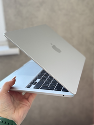 Ноутбук Apple MacBook Air 13.6" M2 16/256GB 2024 (MC7W4UA/A) Starlight