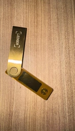 Криптокошелек Ledger Nano X Gold