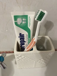 Зубная щетка BioRepair Совершенная чистка Средней жесткости для ежедневного ухода Зеленая (8017331047941_green) фото от покупателей 10