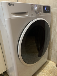 Пральна машина вузька LG F2V3HS7WW
