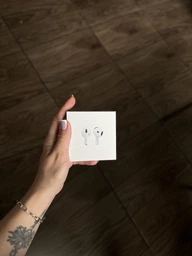 Навушники Apple AirPods (4-те покоління) (MXP63ZE/A) фото від покупців 6