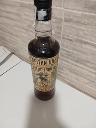 Ром Capitan Huk Black 37.5% 1 л (8414037004443)