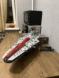 Конструктор LEGO Star Wars Зоряний крейсер Республіки класу Венатор 5374 деталей (75367) фото від покупців 2