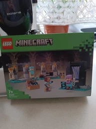 Конструктор LEGO Minecraft Зброярня 203 деталі (21252)