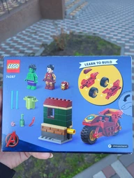 Конструктор Lego Super Heroes Залізна Людина на мотоциклі та Халк 76287 фото від покупців 1