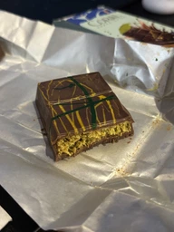 Дубайський шоколад Coral Chocolatier з фісташковою начинкою та катаїфі 200г фото від покупців 1