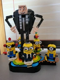 Конструктор Lego Despicable Me Грю та міньйони з кубиків 75582