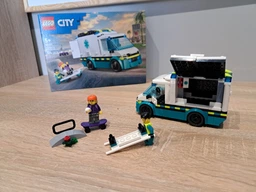 Конструктор LEGO City Скорая помощь 184 детали (60451) фото от покупателей 1