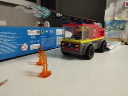 Конструктор LEGO City Пожарная машина с лестницей 82 детали (60463) фото от покупателей 1