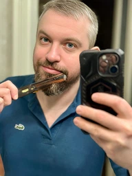 Гребінець складний Uppercut Deluxe CT7 Flip Comb