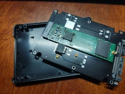 Адаптер в корпусе SATA III - > M.2 SSD NGFF KEY-B переходник Черный фото от покупателей 4